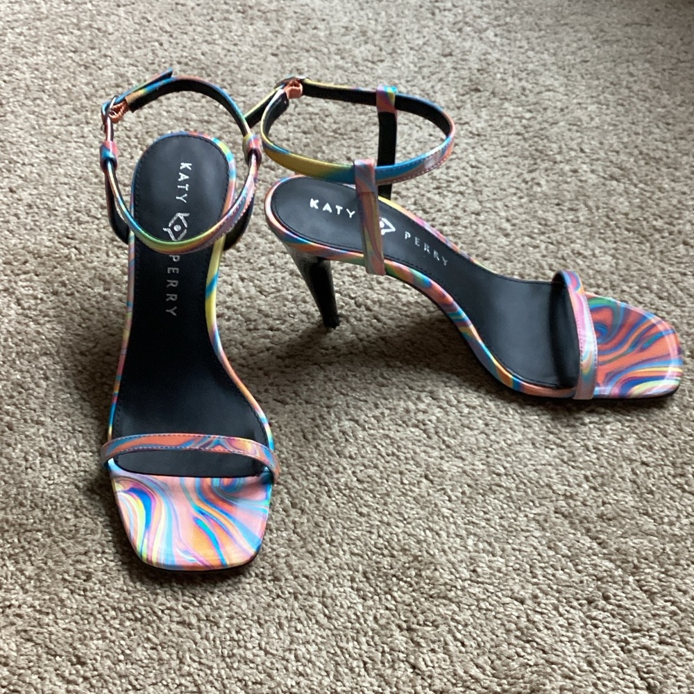 Katy Perry Collections Swirl Pattern Heels